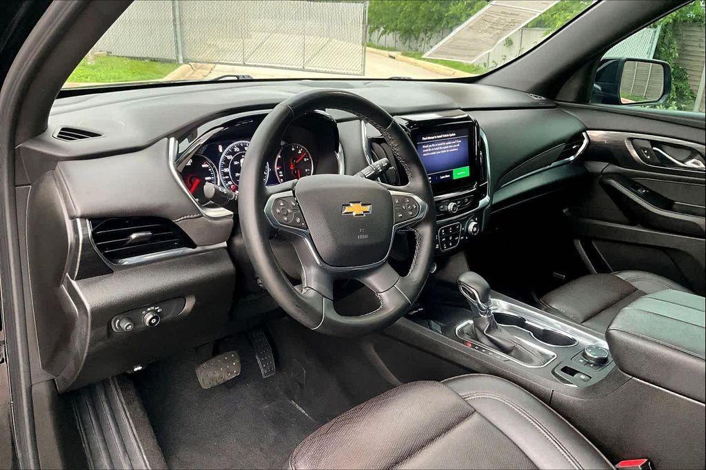 used 2023 Chevrolet Traverse car, priced at $34,401