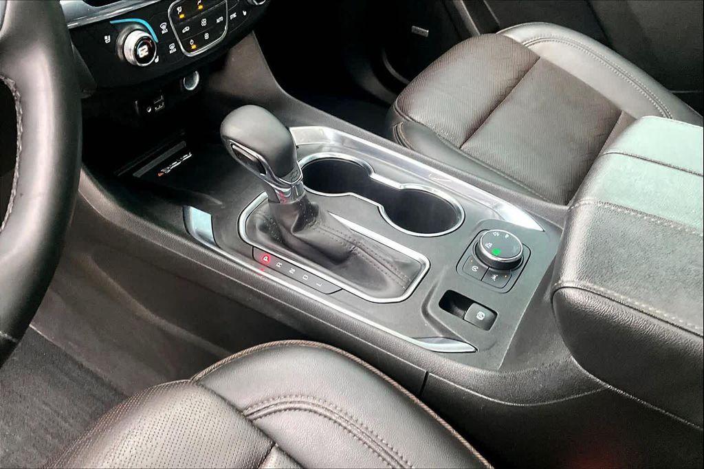 used 2023 Chevrolet Traverse car, priced at $34,401