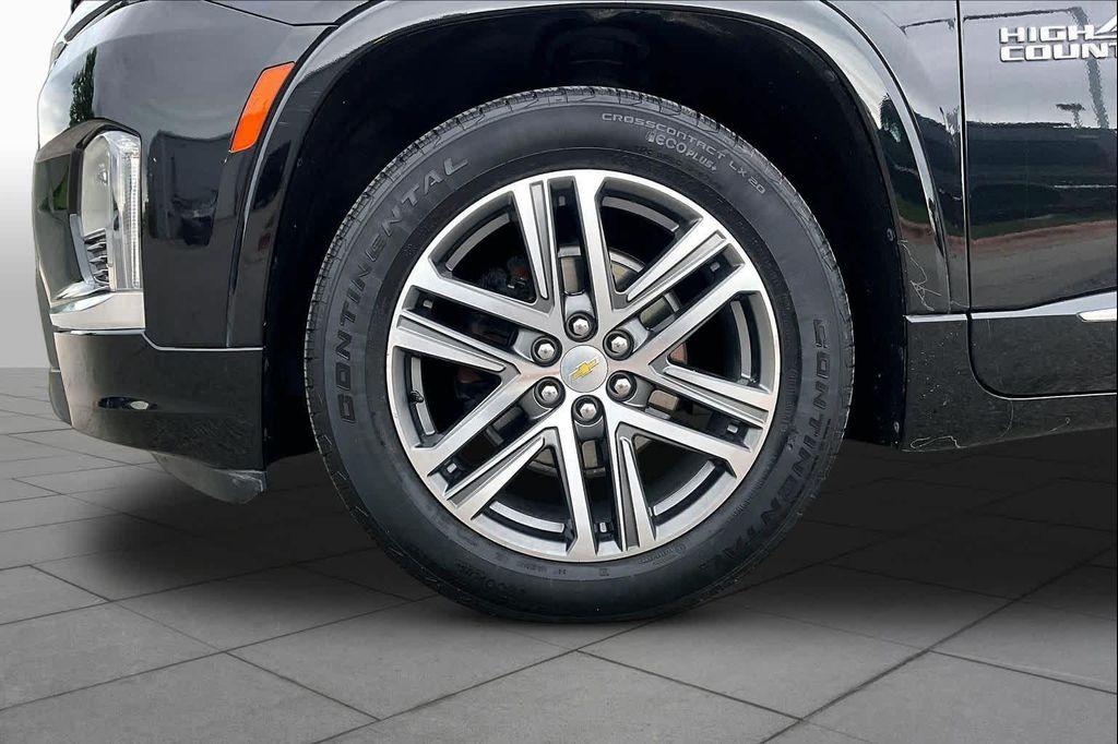 used 2023 Chevrolet Traverse car, priced at $34,401