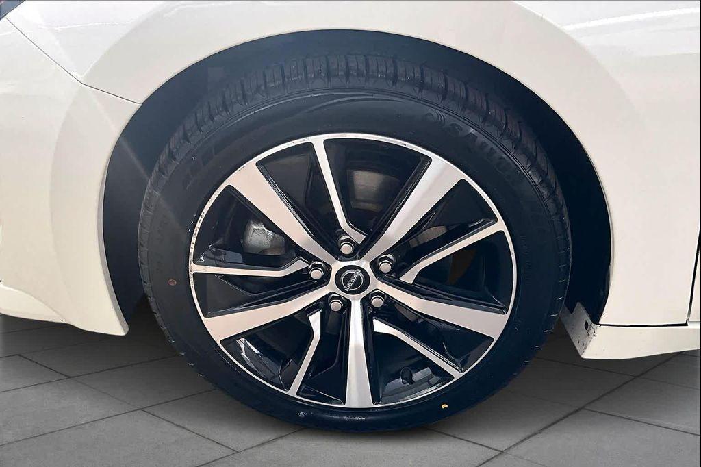 used 2023 Nissan Maxima car, priced at $22,957