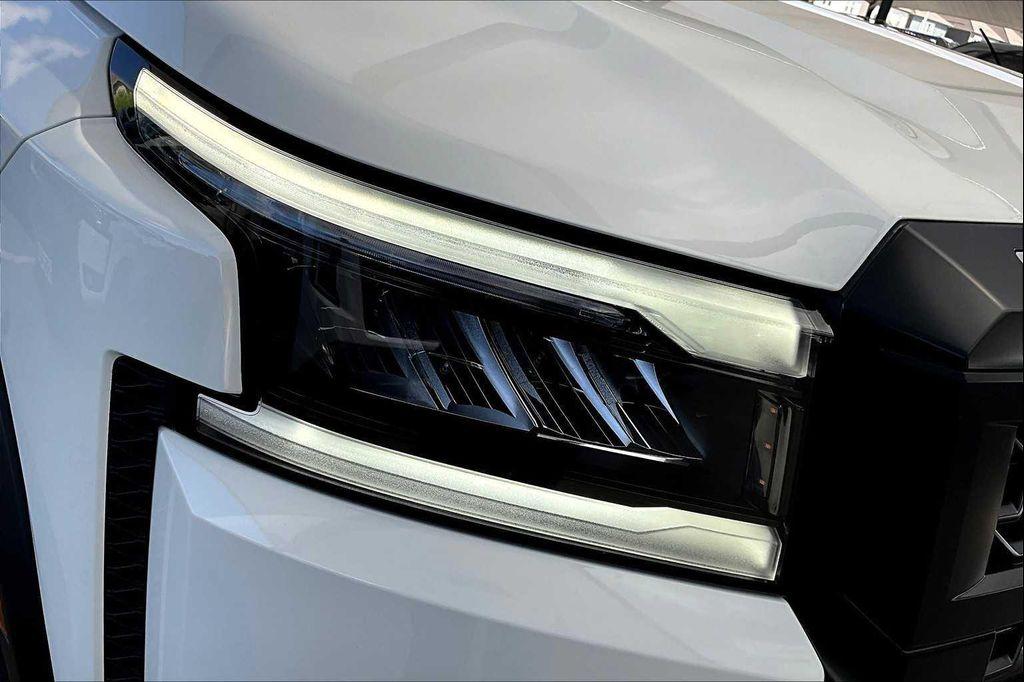 new 2026 Nissan Frontier car, priced at $38,276