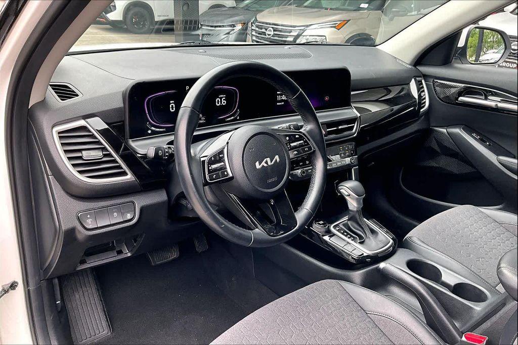 used 2025 Kia Seltos car, priced at $21,560
