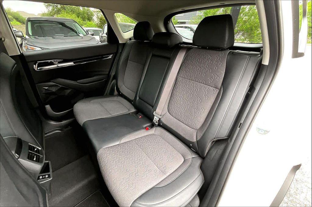 used 2025 Kia Seltos car, priced at $21,560