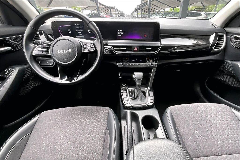 used 2025 Kia Seltos car, priced at $21,560