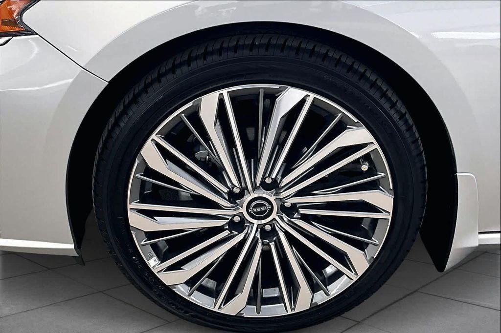 used 2023 Nissan Altima car, priced at $21,919