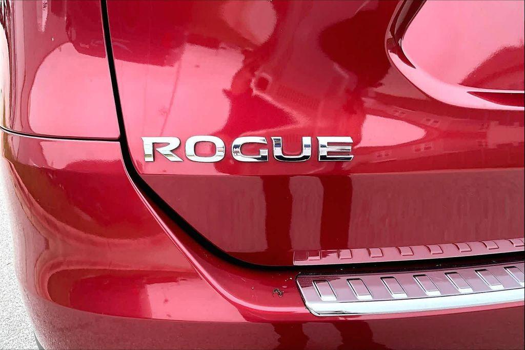 used 2014 Nissan Rogue car, priced at $10,498