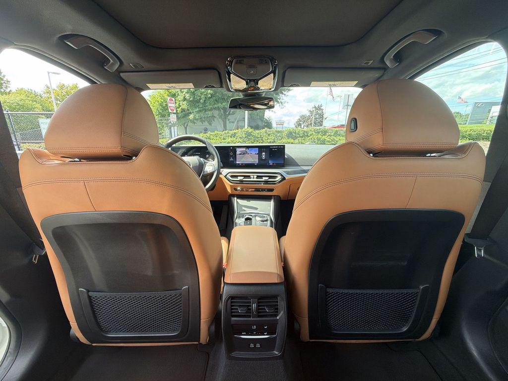 BMW 3 Series view 20