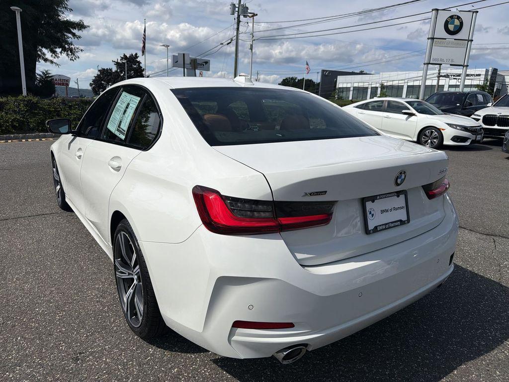 BMW 3 Series view 12