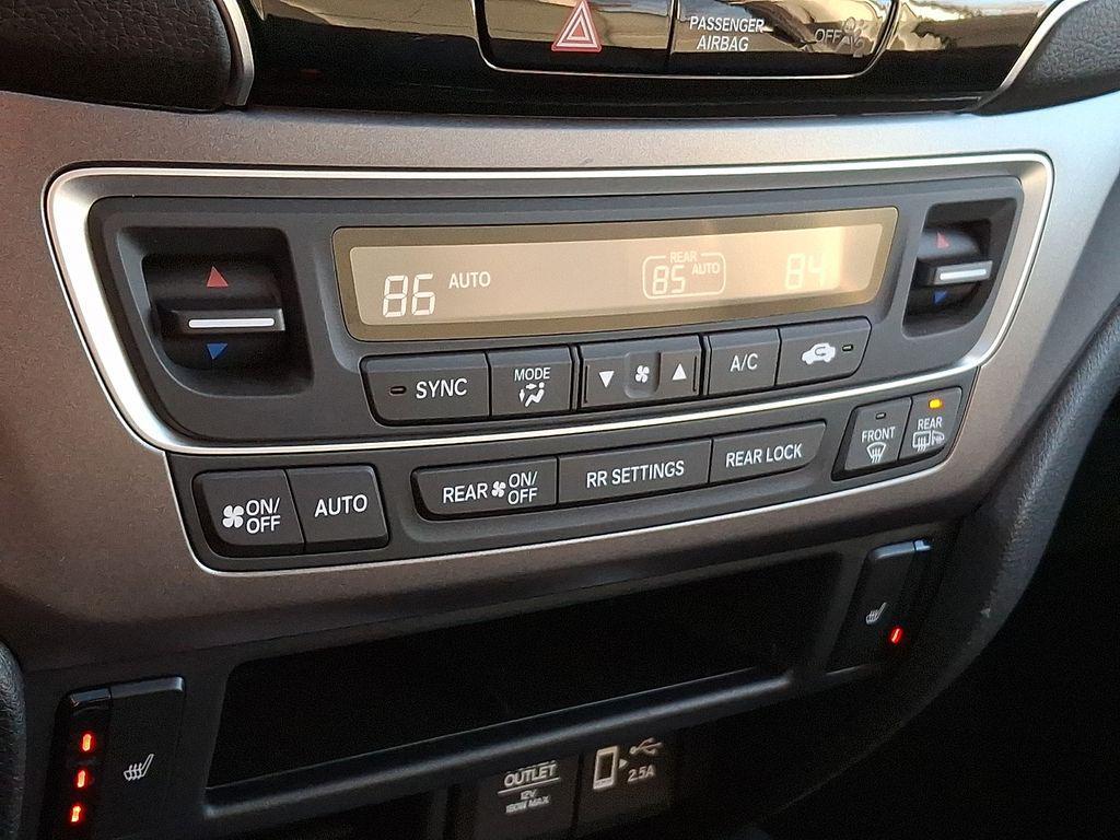 used 2021 Honda Pilot car, priced at $25,598