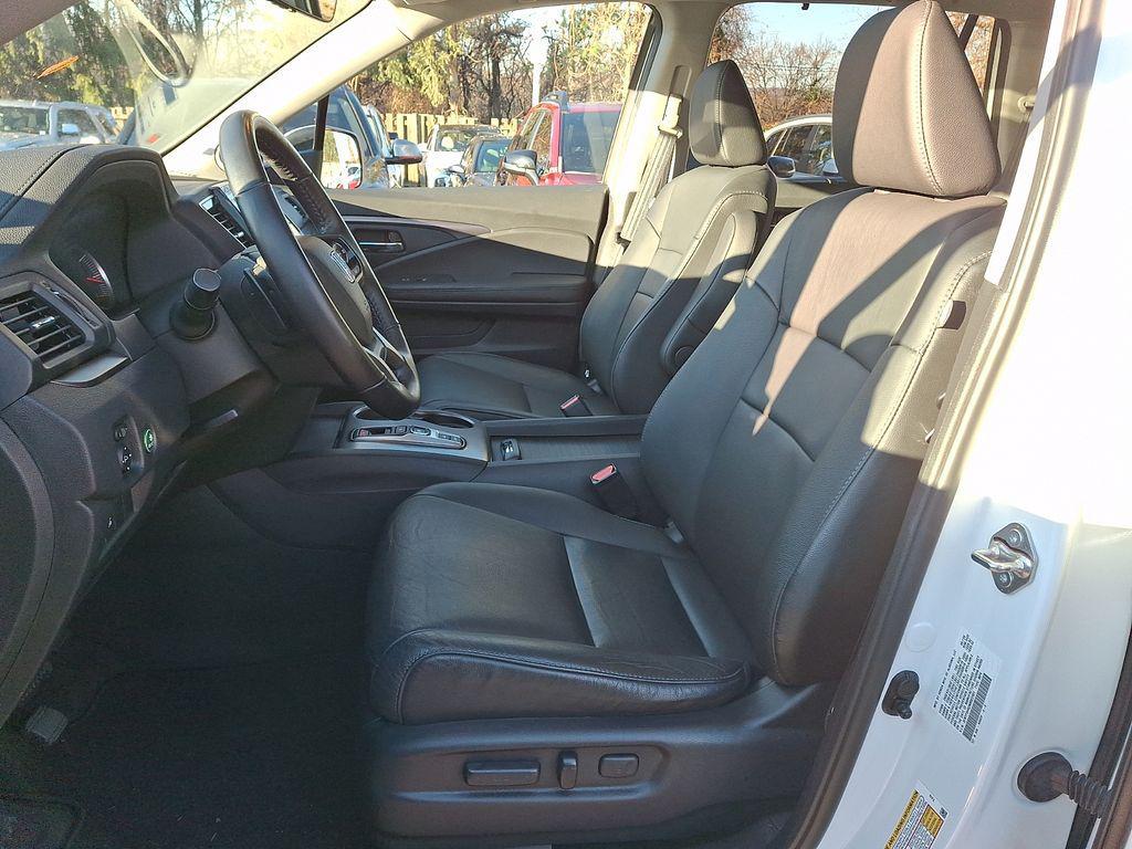 used 2021 Honda Pilot car, priced at $25,598