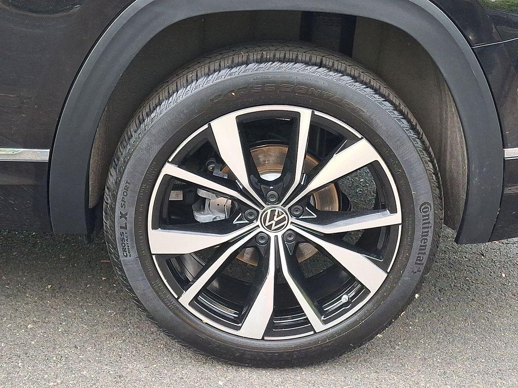 used 2025 Volkswagen Atlas car, priced at $45,659