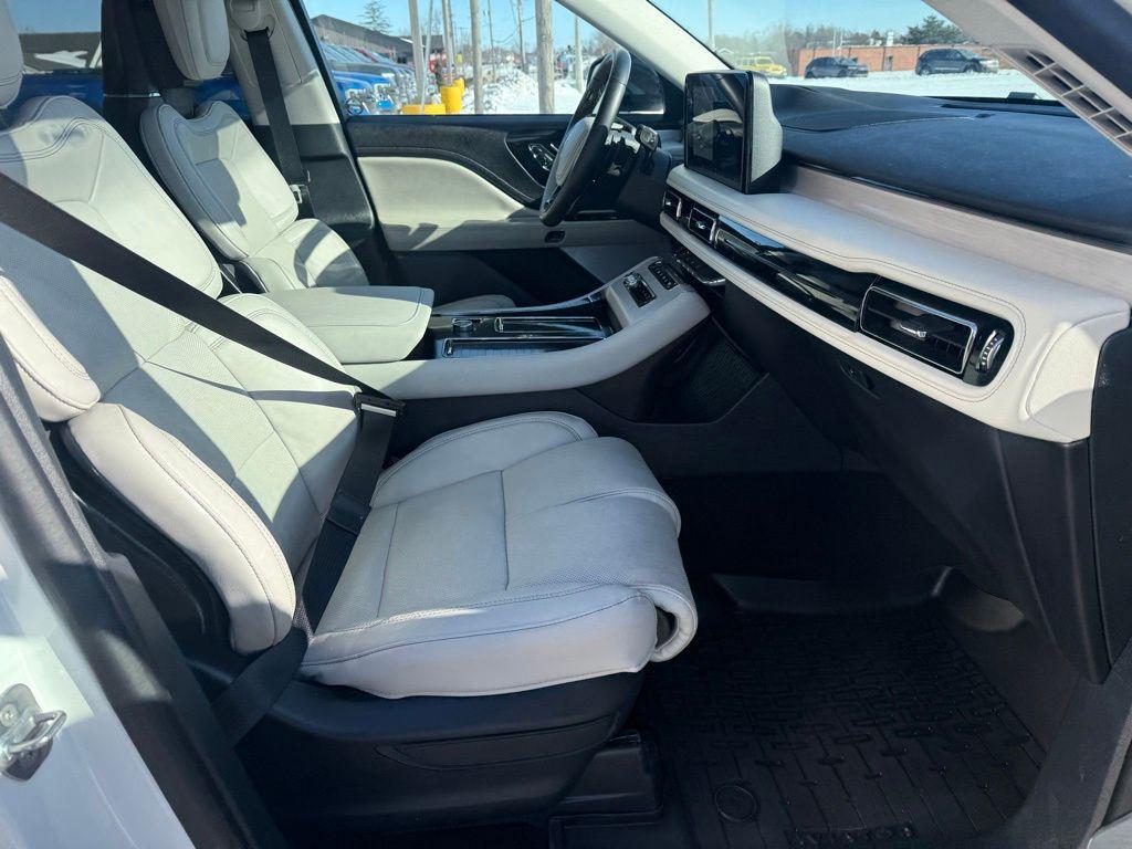 used 2025 Lincoln Aviator car, priced at $67,500