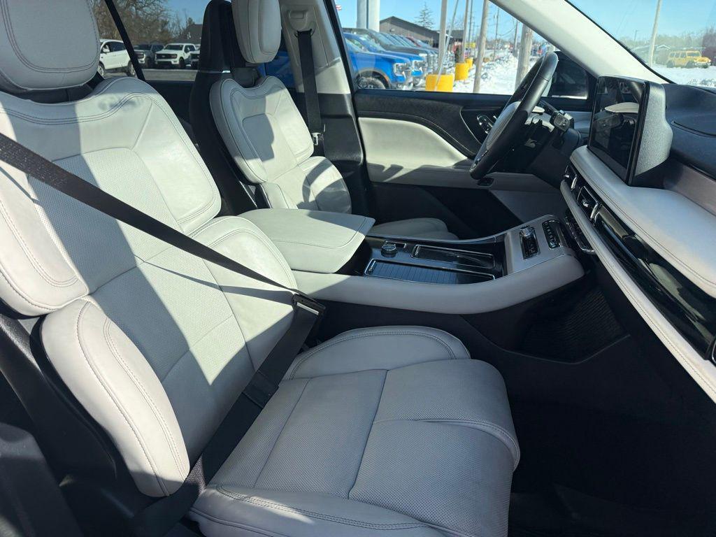 used 2025 Lincoln Aviator car, priced at $67,500