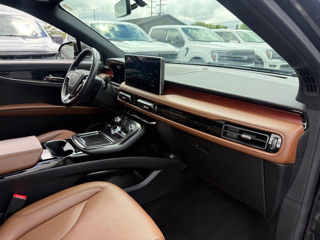used 2022 Lincoln Nautilus car, priced at $32,950