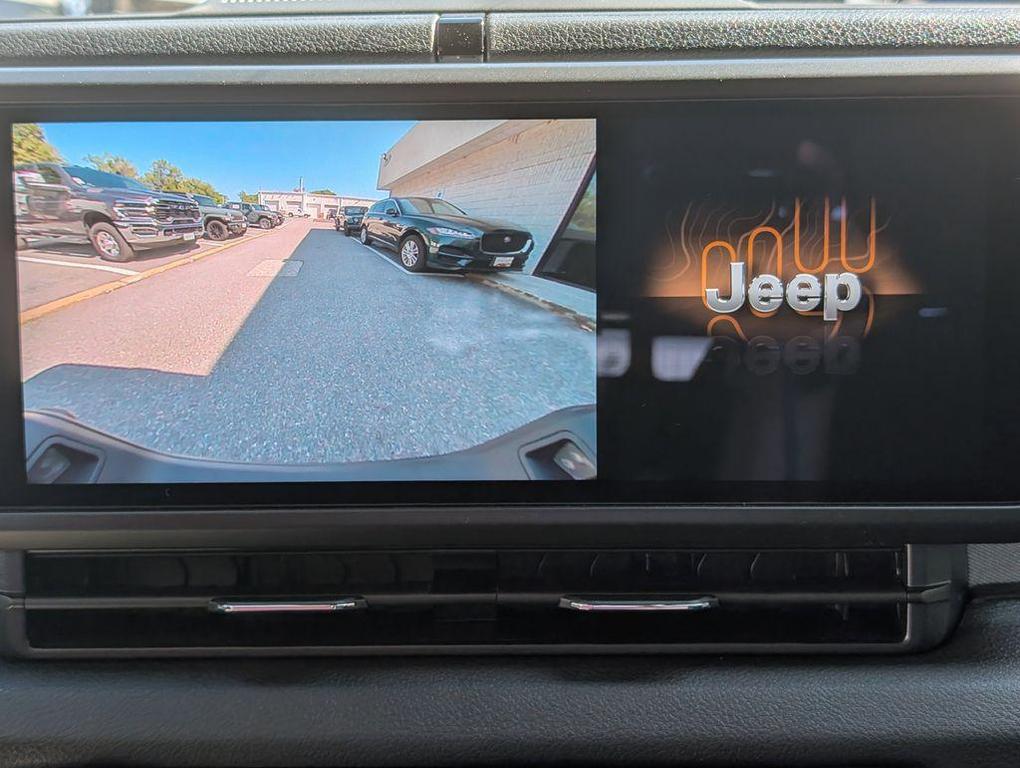 new 2025 Jeep Gladiator car, priced at $37,685