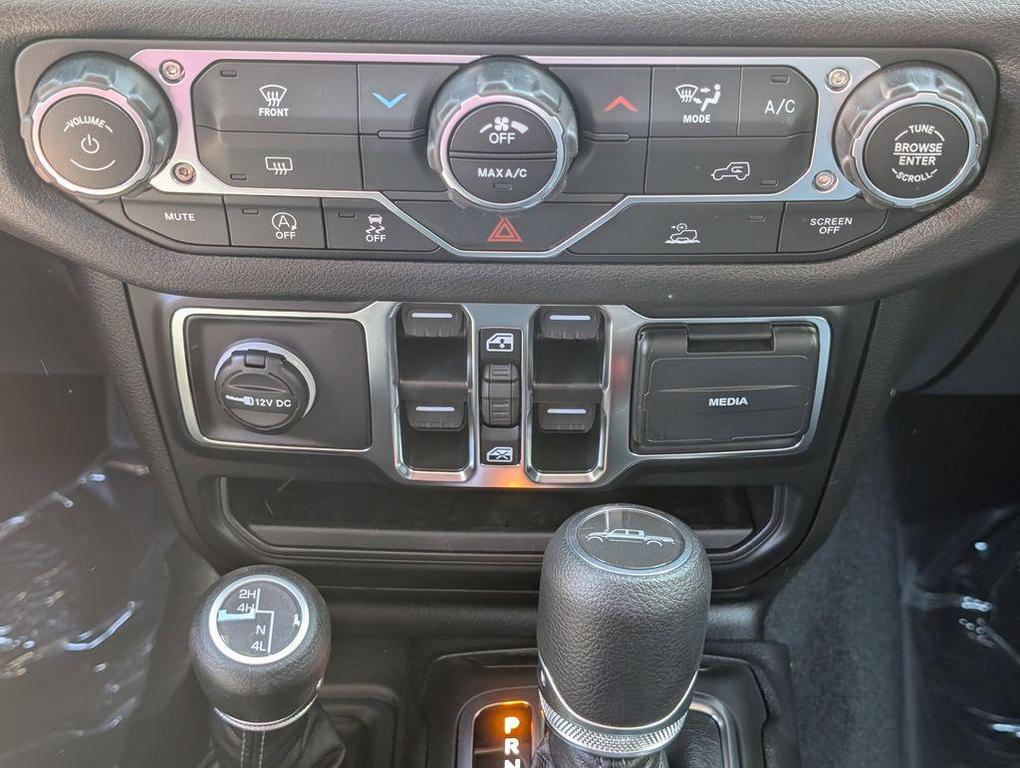 new 2025 Jeep Gladiator car, priced at $37,685