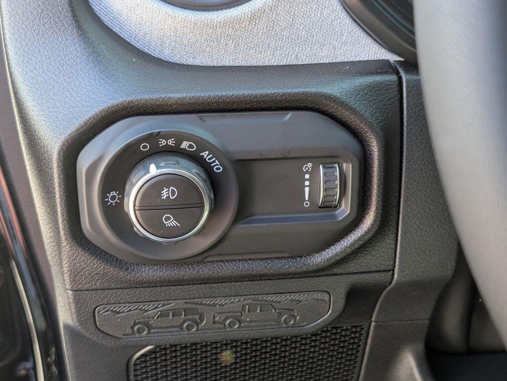 new 2025 Jeep Gladiator car, priced at $37,685