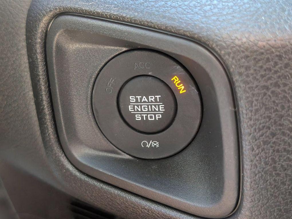 new 2025 Jeep Gladiator car, priced at $37,685