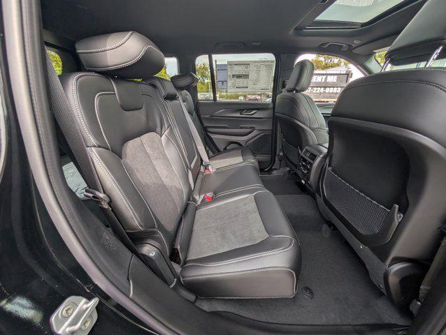 new 2025 Jeep Grand Cherokee car, priced at $40,333