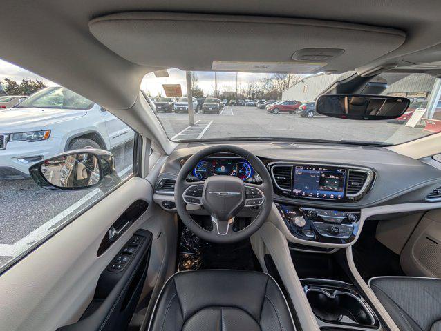 used 2023 Chrysler Pacifica Hybrid car, priced at $34,581