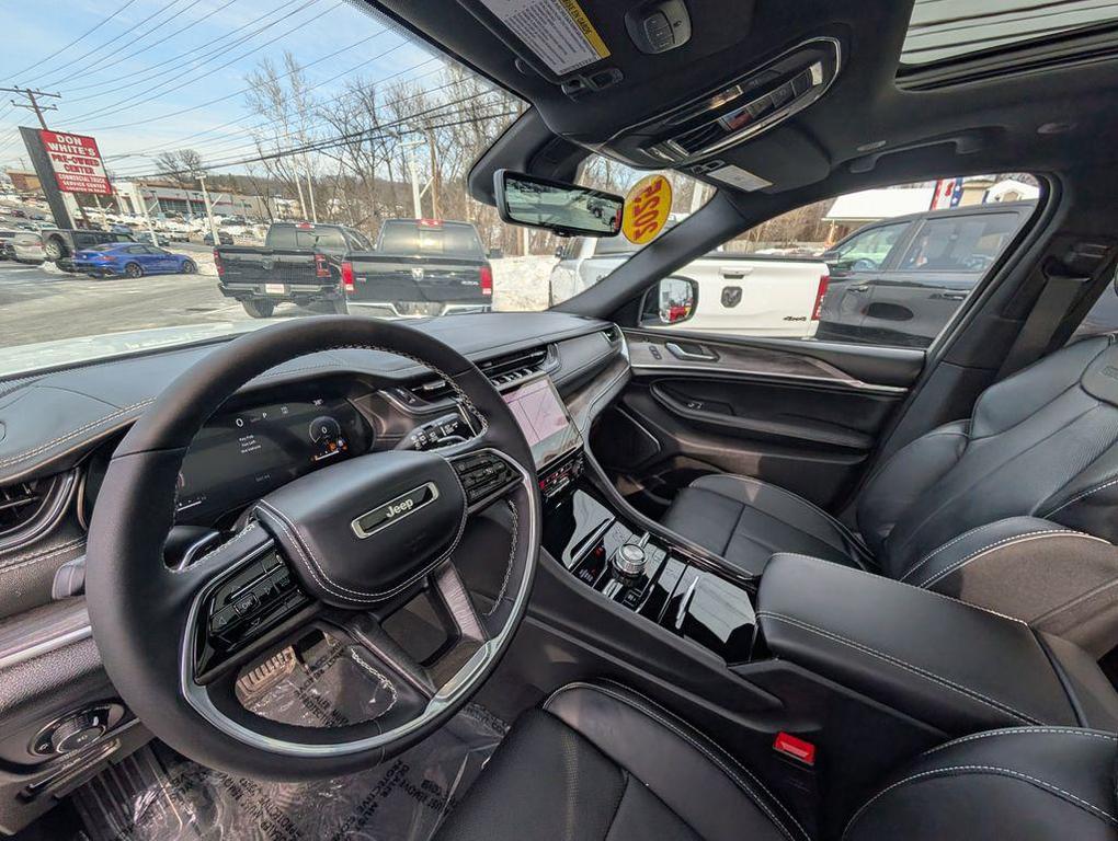 used 2025 Jeep Grand Cherokee car, priced at $47,108