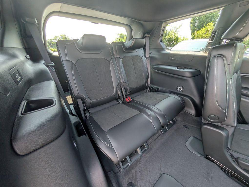 new 2025 Jeep Grand Cherokee L car, priced at $39,487