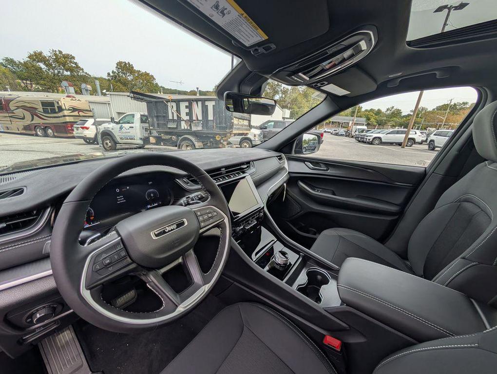 new 2025 Jeep Grand Cherokee L car, priced at $34,691