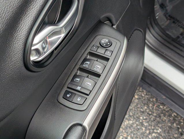 used 2022 Jeep Cherokee car, priced at $21,199