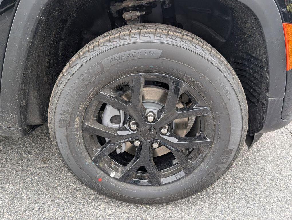 new 2026 Jeep Grand Cherokee car, priced at $45,401