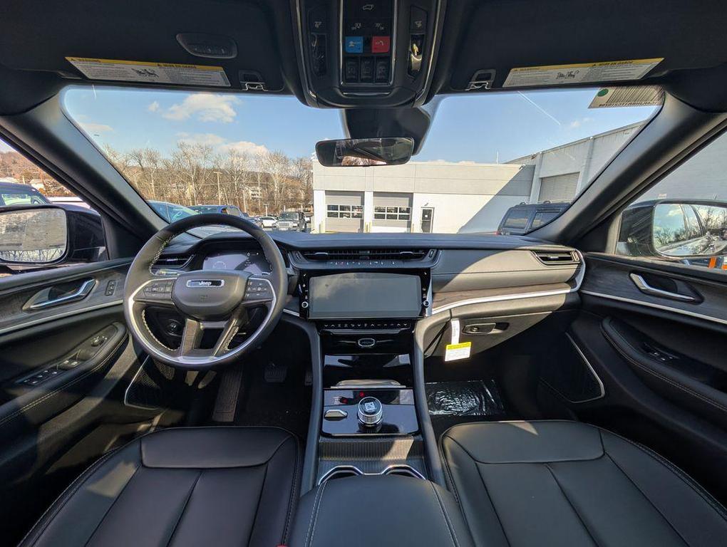 new 2026 Jeep Grand Cherokee car, priced at $47,684