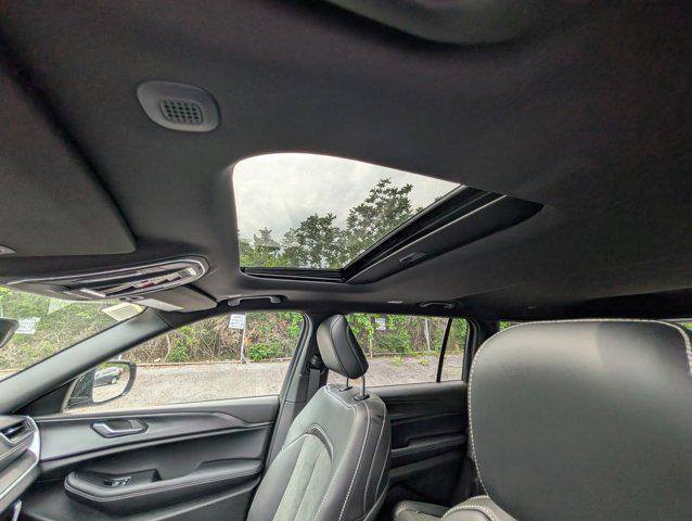 new 2025 Jeep Grand Cherokee L car, priced at $40,043