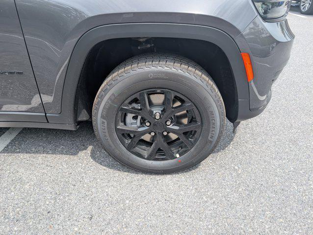 new 2025 Jeep Grand Cherokee L car, priced at $40,043