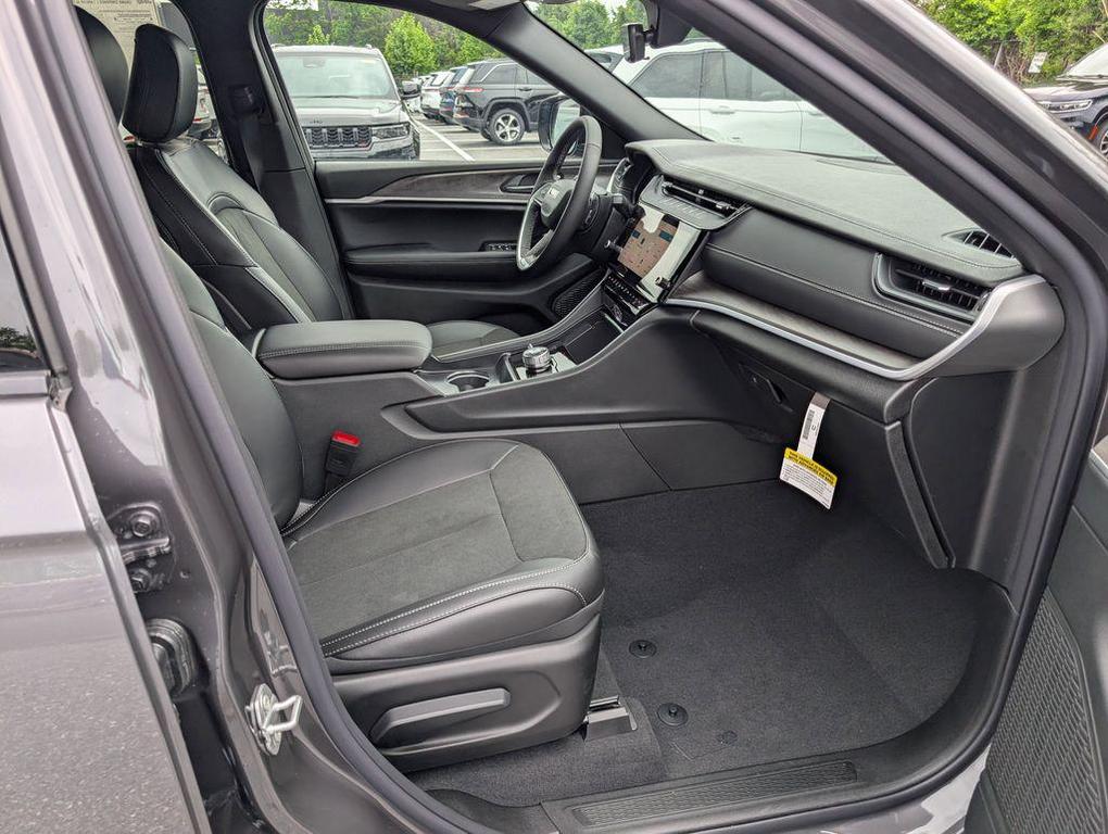 new 2026 Jeep Grand Cherokee L car, priced at $44,268