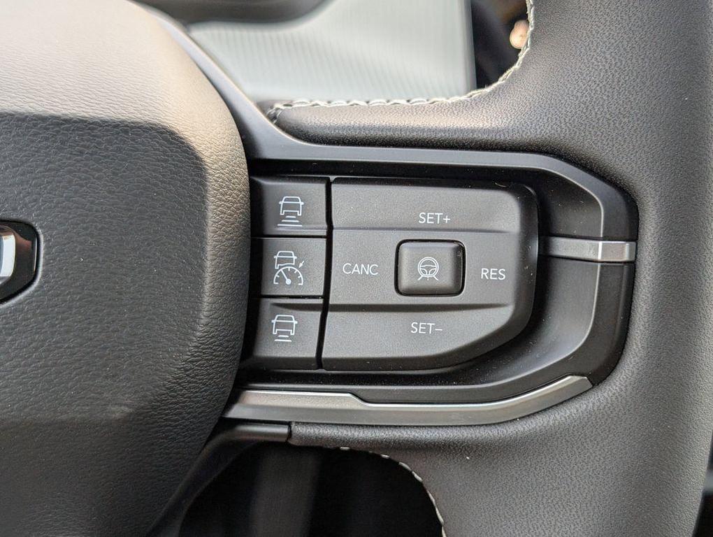 new 2026 Jeep Cherokee car, priced at $38,153
