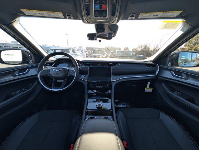 new 2025 Jeep Grand Cherokee car, priced at $40,921