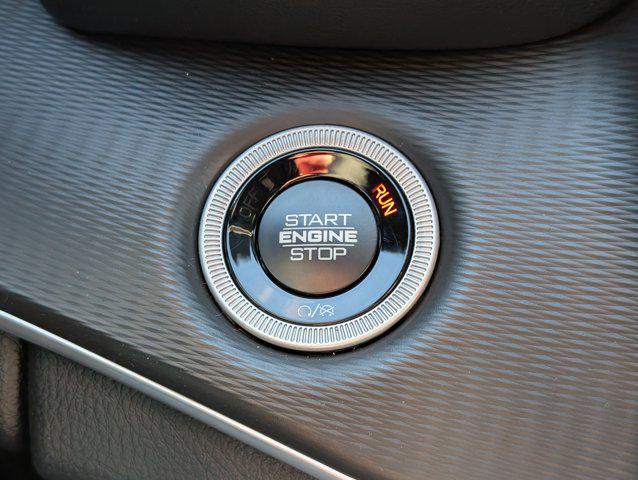 new 2025 Jeep Grand Cherokee car, priced at $40,921