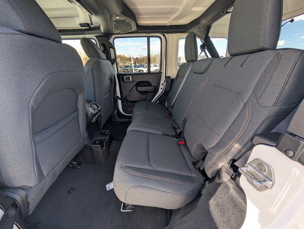 new 2026 Jeep Wrangler car, priced at $48,177