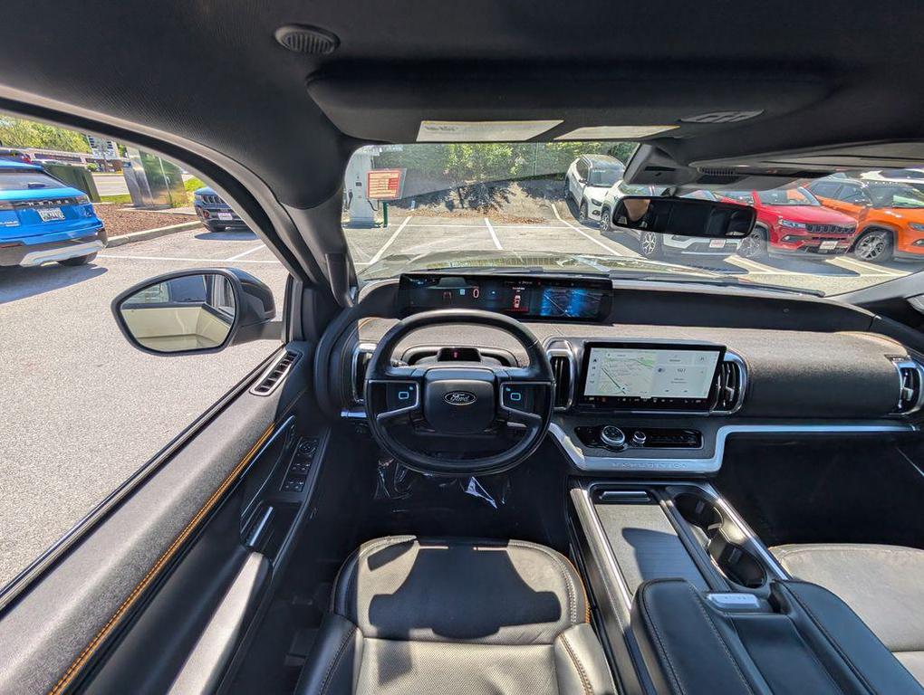 used 2025 Ford Expedition car, priced at $74,499