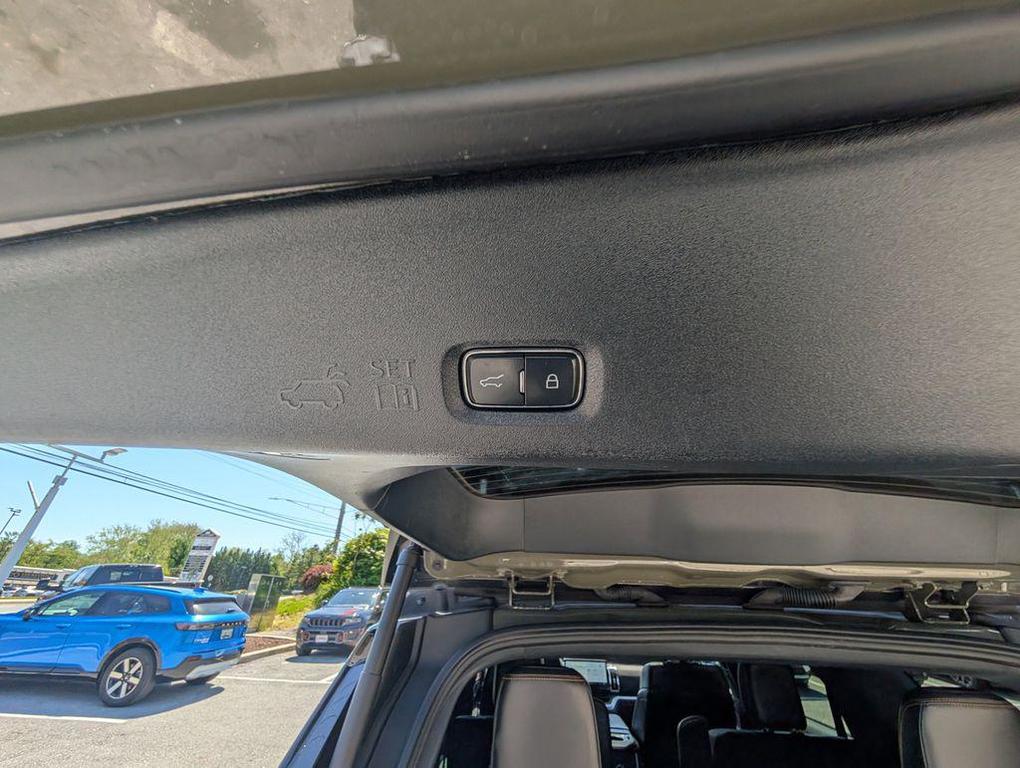 used 2025 Ford Expedition car, priced at $74,499