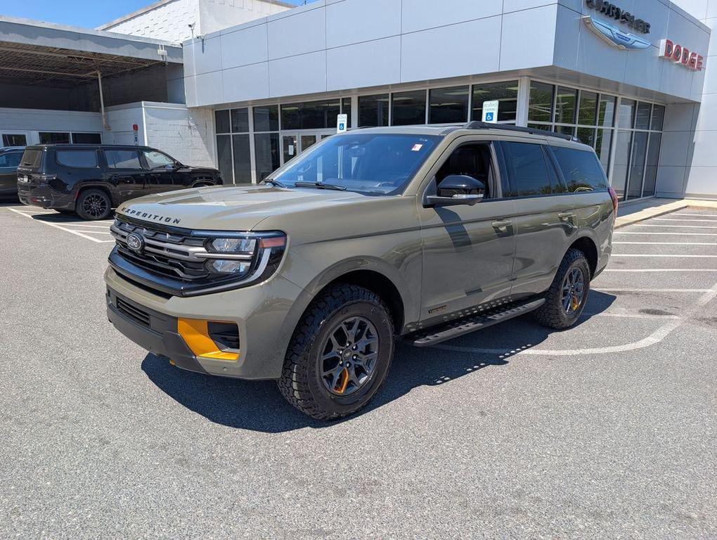 used 2025 Ford Expedition car, priced at $74,499