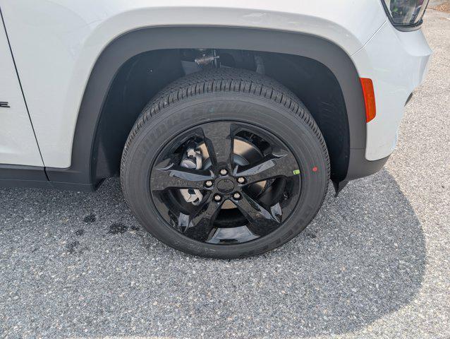 new 2025 Jeep Grand Cherokee car, priced at $41,277