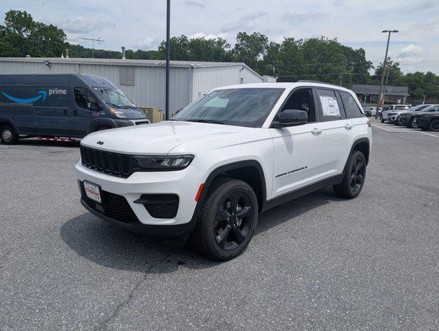 new 2025 Jeep Grand Cherokee car, priced at $41,277