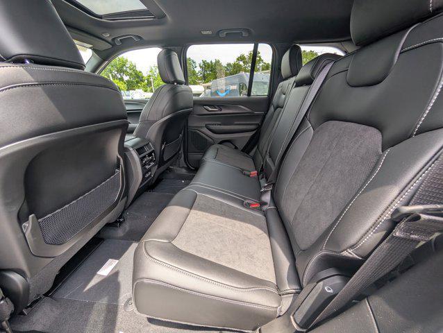 new 2025 Jeep Grand Cherokee car, priced at $41,277