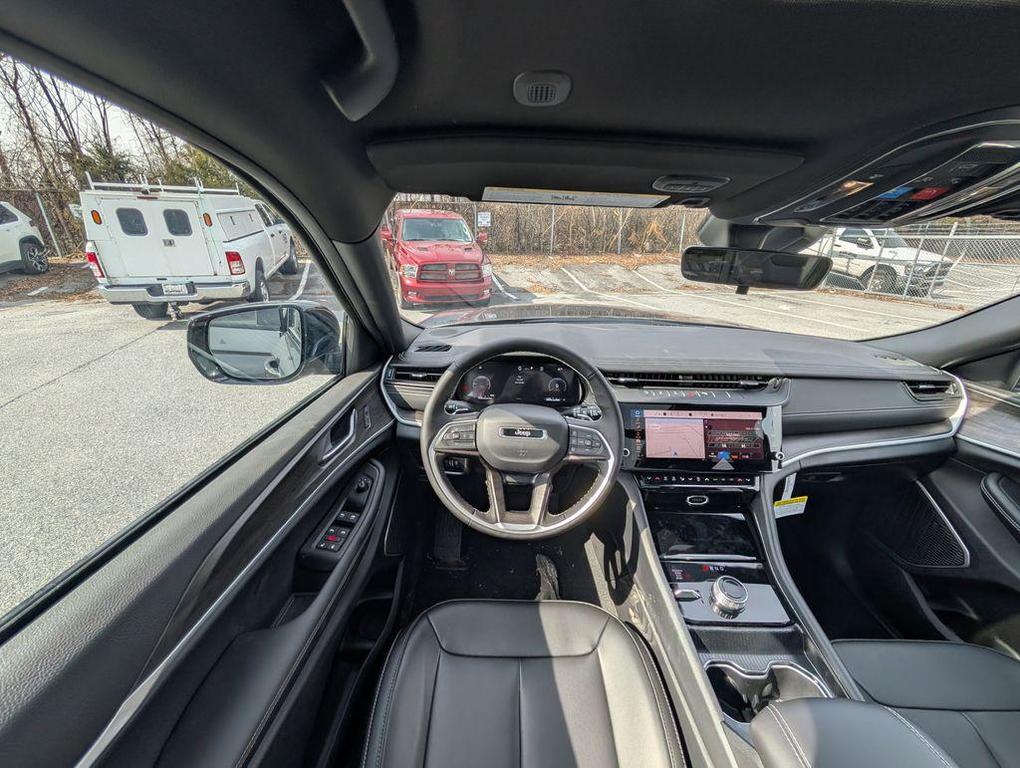 new 2026 Jeep Grand Cherokee car, priced at $48,095