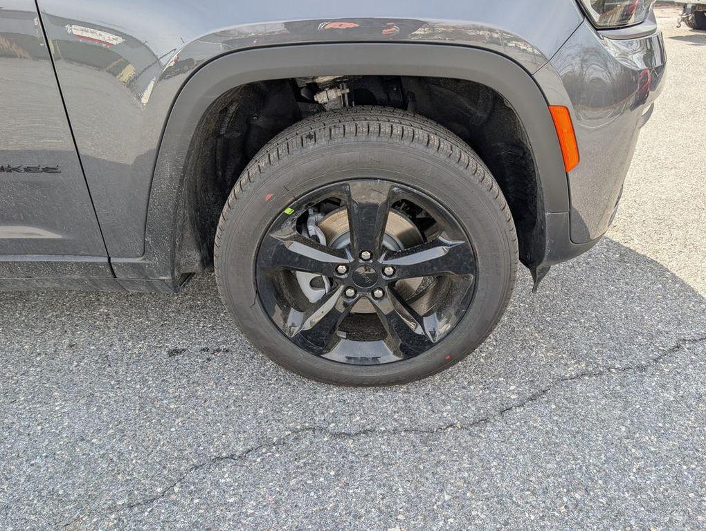 new 2026 Jeep Grand Cherokee car, priced at $48,095