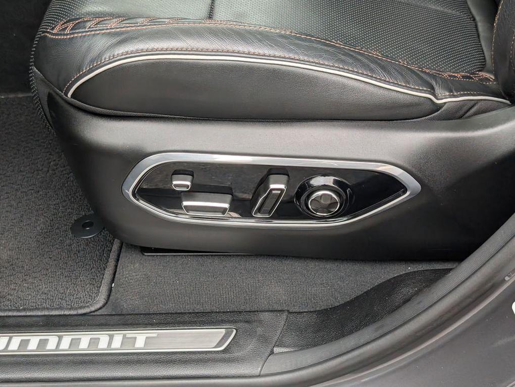 used 2022 Jeep Grand Cherokee 4xe car, priced at $32,741