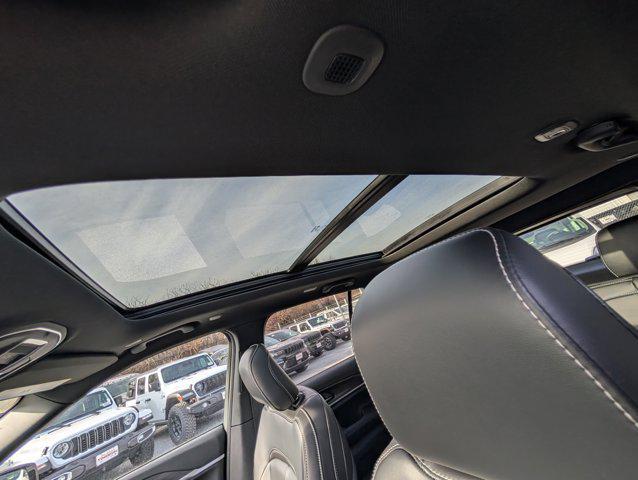 new 2025 Jeep Grand Cherokee car, priced at $46,162