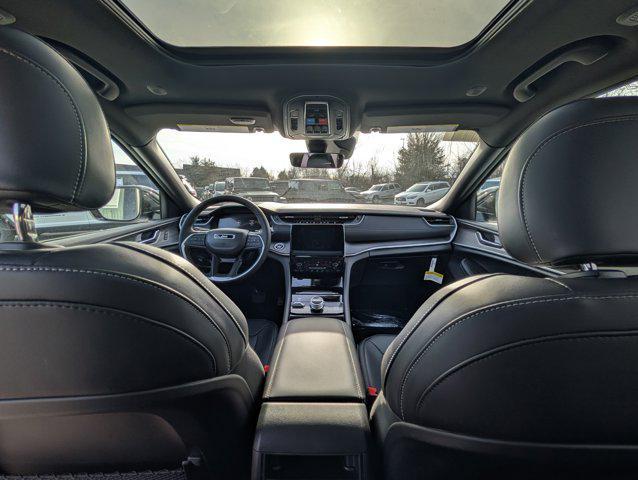 new 2025 Jeep Grand Cherokee car, priced at $46,162