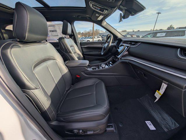 new 2025 Jeep Grand Cherokee car, priced at $46,162