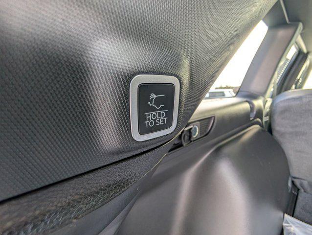 new 2025 Jeep Grand Cherokee car, priced at $46,162